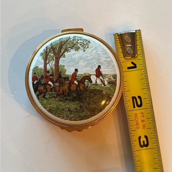 Riding to Hounds Enamel Box - Picture 6 of 6
